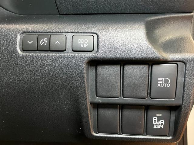 ＩＳＩＳ２００ｔ　ブラインドスポットモニター衝突被害軽減ブレーキシステム　ブラインドスポットモニター　Ｂカメラ　ステアリングスイッチ　クルーズコントロール　パドルシフト　ドライブモードセレクター　ＥＴＣ　パワーシート　オートワイパー（神奈川県）の中古車