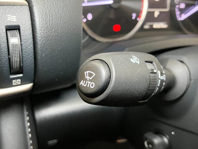 ＩＳＩＳ２００ｔ　ブラインドスポットモニター衝突被害軽減ブレーキシステム　ブラインドスポットモニター　Ｂカメラ　ステアリングスイッチ　クルーズコントロール　パドルシフト　ドライブモードセレクター　ＥＴＣ　パワーシート　オートワイパー（神奈川県）の中古車