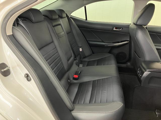 ＩＳＩＳ２００ｔ　ブラインドスポットモニター衝突被害軽減ブレーキシステム　ブラインドスポットモニター　Ｂカメラ　ステアリングスイッチ　クルーズコントロール　パドルシフト　ドライブモードセレクター　ＥＴＣ　パワーシート　オートワイパー（神奈川県）の中古車