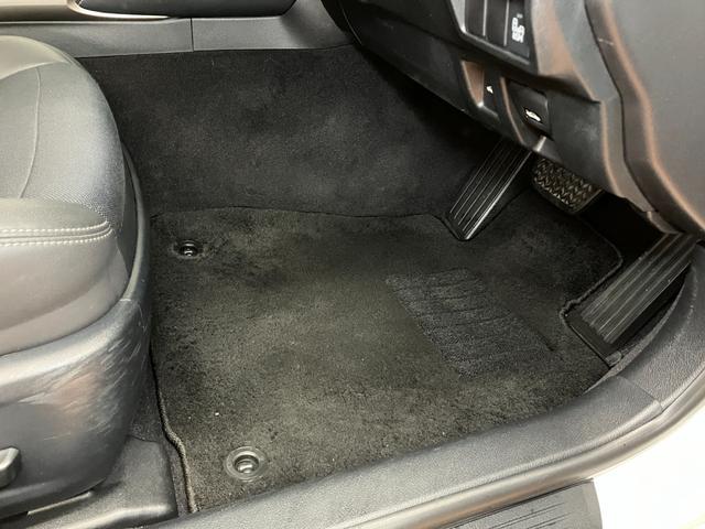 ＩＳＩＳ２００ｔ　ブラインドスポットモニター衝突被害軽減ブレーキシステム　ブラインドスポットモニター　Ｂカメラ　ステアリングスイッチ　クルーズコントロール　パドルシフト　ドライブモードセレクター　ＥＴＣ　パワーシート　オートワイパー（神奈川県）の中古車