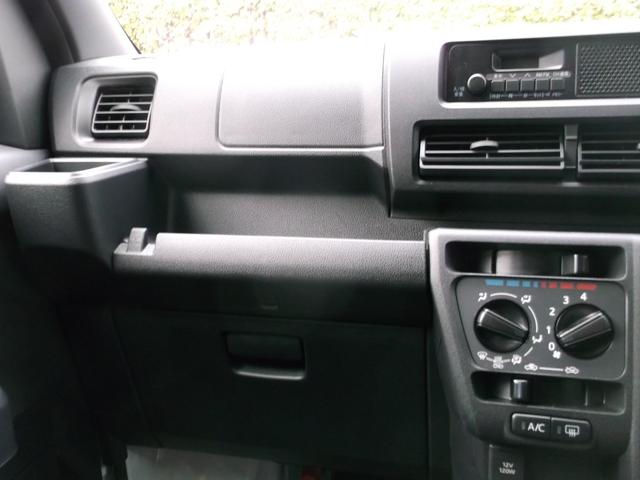 ハイゼットカーゴDXサポカーSワイド適合 ラジオ エアコン アクセサリーソケット コーナーセンサー アイドリングストップ 光軸調整ダイヤル 横滑り防止機能 誤発進抑制機能 パワーウインドウ キーレス(神奈川県)の中古車