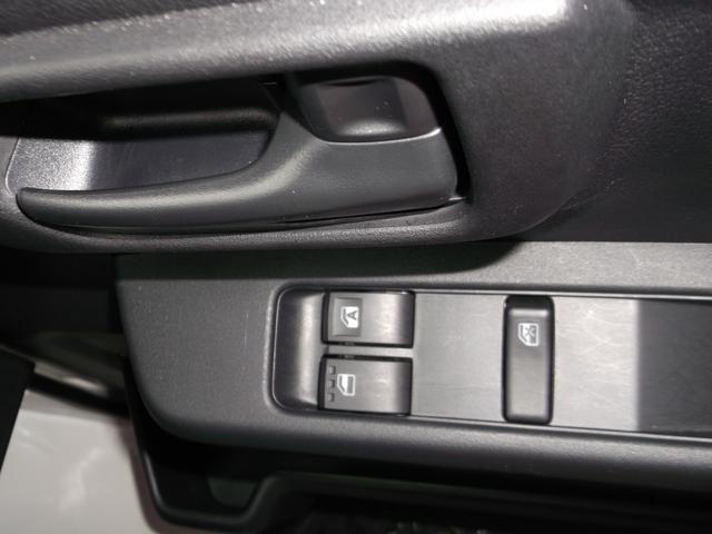 ハイゼットカーゴDXサポカーSワイド適合 ラジオ エアコン アクセサリーソケット コーナーセンサー アイドリングストップ 光軸調整ダイヤル 横滑り防止機能 誤発進抑制機能 パワーウインドウ キーレス(神奈川県)の中古車