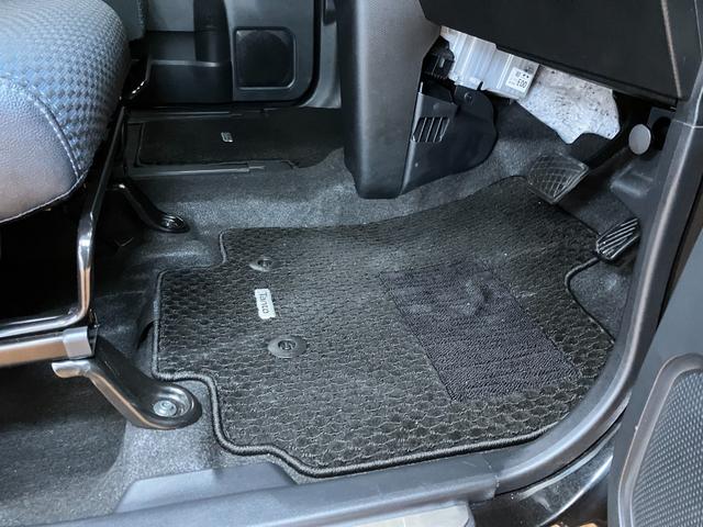 タントカスタムＲＳ　電動パーキングブレーキサポカーＳワイド適合　ミラクルオープンドア　両側オートスライドドア　電動パーキングブレーキ　ステアリングスイッチ　シートヒーター　オートエアコン　コーナーセンサー　キーフリー（神奈川県）の中古車