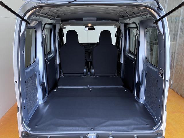 ハイゼットカーゴDXサポカーSワイド適合 Bluetoothチューナー エアコン アクセサリーソケット コーナーセンサー アイドリングストップ 光軸調整ダイヤル 横滑り防止機能 誤発進抑制機能 パワーウインドウ キーレス(神奈川県)の中古車