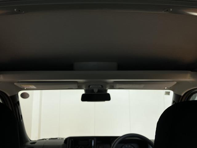 ハイゼットカーゴDXサポカーSワイド適合 Bluetoothチューナー エアコン アクセサリーソケット コーナーセンサー アイドリングストップ 光軸調整ダイヤル 横滑り防止機能 誤発進抑制機能 パワーウインドウ キーレス(神奈川県)の中古車