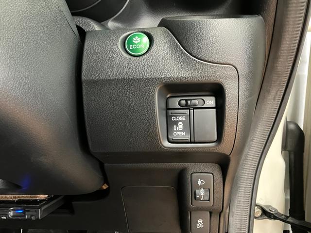 Ｎ−ＢＯＸＧ・Ｌパッケージステアリングスイッチ　オートエアコン　Ｐスタート　アクセサリーソケット　ＥＴＣ　片側オートスライドドア　ＥＣＯＮモード　横滑り防止装置　光軸調整ダイヤル　電動格納ミラー　Ｂカメラ　キーフリー（神奈川県）の中古車