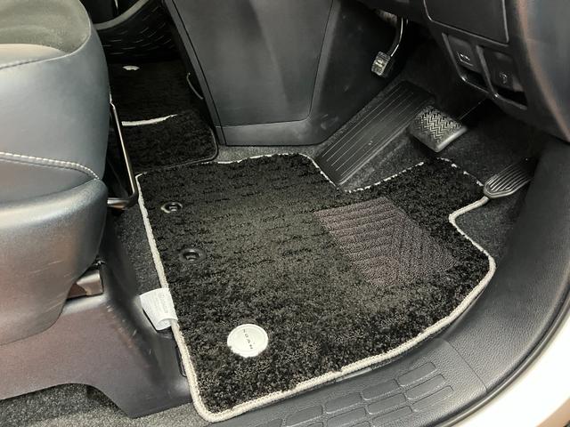 ノアSi ダブルバイビーII衝突被害軽減ブレーキシステム 3列シート ドラレコ 両側オートスライドドア ステアリングスイッチ クルーズコントロール Bカメラ リヤエアコン Pスタート ETC キーフリー(神奈川県)の中古車