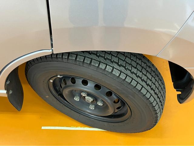 ハイゼットカーゴクルーズ雹害車　４ＷＤ　５ＭＴ　両側スライドドア　Ｂカメラ　ナビ　エアコン　アイドリングストップ　電動格納ミラー　パワーウインドウ　ＥＴＣ　スタッドレスタイヤ　キーレス（神奈川県）の中古車