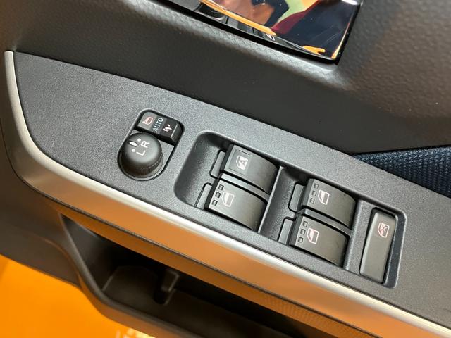 ルーミーカスタムG衝突被害軽減ブレーキシステム ドラレコ 全周囲カメラ 両側オートスライドドア 全車速追従機能付ACC 電動パーキングブレーキ USB接続端子 シートヒーター コーナーセンサー ETC キーフリー(神奈川県)の中古車