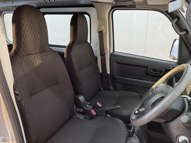 ハイゼットカーゴＤＸサポカーＳワイド適合　ディスプレイオーディオ　エアコン　アクセサリーソケット　コーナーセンサー　アイドリングストップ　光軸調整ダイヤル　横滑り防止機能　誤発進抑制機能　パワーウインドウ　キーレス（神奈川県）の中古車