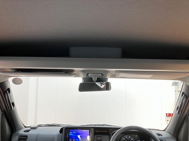 ハイゼットカーゴＤＸサポカーＳワイド適合　ディスプレイオーディオ　エアコン　アクセサリーソケット　コーナーセンサー　アイドリングストップ　光軸調整ダイヤル　横滑り防止機能　誤発進抑制機能　パワーウインドウ　キーレス（神奈川県）の中古車