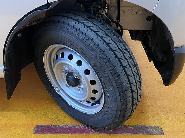 ハイゼットカーゴＤＸサポカーＳワイド適合　ディスプレイオーディオ　エアコン　アクセサリーソケット　コーナーセンサー　アイドリングストップ　光軸調整ダイヤル　横滑り防止機能　誤発進抑制機能　パワーウインドウ　キーレス（神奈川県）の中古車