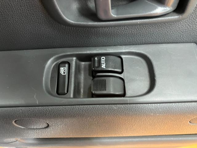 ハイゼットカーゴＤＸ両側スライドドア　ラジオ　エアコン　光軸調整ダイヤル　リアウィンドウデフォッガー　ＥＴＣ　パワーウインドウ　パワーステアリング　キーレス（神奈川県）の中古車