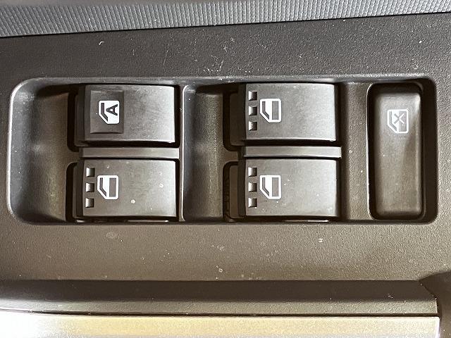 ロッキープレミアムG HEVサポカーSワイド適合 ハイブリッド車 電動パーキングブレーキ USB接続端子 ステアリングスイッチ 全車速追従機能付ACC シートヒーター S−ペダル コーナーセンサー(神奈川県)の中古車