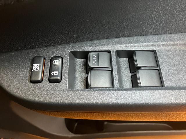 ラクティスＸエアコン　Ｂカメラ　ナビ　電動格納ミラー　パワーウインドウ　横滑り防止装置　光軸調整ダイヤル　ＥＴＣ　キーレス（神奈川県）の中古車