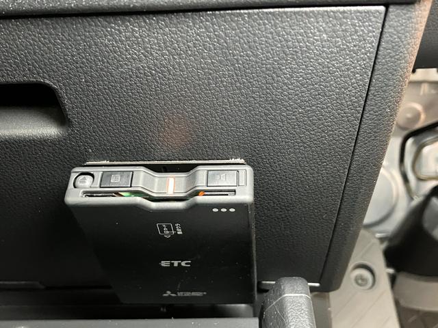 ハイゼットトラックスタンダード４ＷＤ　サポカーＳワイド適合　三方開　ゴムマット　ラジオ　エアコン　光軸調整ダイヤル　コーナーセンサー　アイドリングストップ　横滑り防止機能　誤発進抑制機能　アクセサリーソケット　ＥＴＣ（神奈川県）の中古車