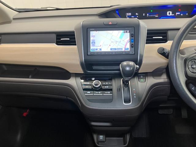 フリードＧドラレコ　Ｂカメラ　両側オートスライドドア　３列シート　ステアリングスイッチ　アクセサリーソケット　Ｐスタート　ＥＴＣ　電動格納ミラー　キーフリー（神奈川県）の中古車