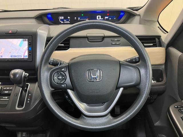 フリードＧドラレコ　Ｂカメラ　両側オートスライドドア　３列シート　ステアリングスイッチ　アクセサリーソケット　Ｐスタート　ＥＴＣ　電動格納ミラー　キーフリー（神奈川県）の中古車