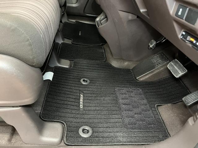 フリードＧドラレコ　Ｂカメラ　両側オートスライドドア　３列シート　ステアリングスイッチ　アクセサリーソケット　Ｐスタート　ＥＴＣ　電動格納ミラー　キーフリー（神奈川県）の中古車