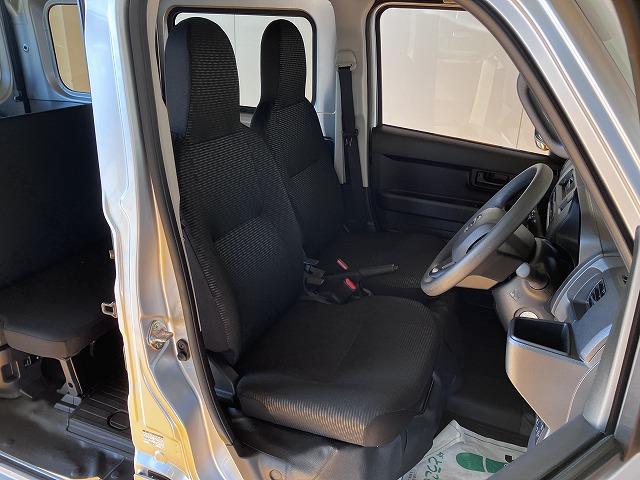 ハイゼットカーゴDXサポカーSワイド適合 ラジオ エアコン アクセサリーソケット コーナーセンサー アイドリングストップ 光軸調整ダイヤル 横滑り防止機能 誤発進抑制機能 パワーウインドウ キーレス(神奈川県)の中古車