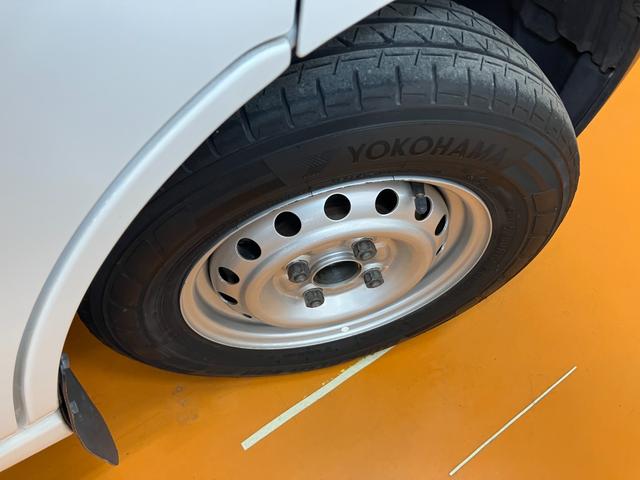 ハイゼットカーゴデラックスＳＡIIIスマアシ　ドラレコ　両側スライドドア　ラジオ　エアコン　アイドリングストップ　オートハイビーム　横滑り防止機能　誤発進抑制機能　光軸調整ダイヤル　ＥＴＣ　電動格納ミラー　キーレス（神奈川県）の中古車