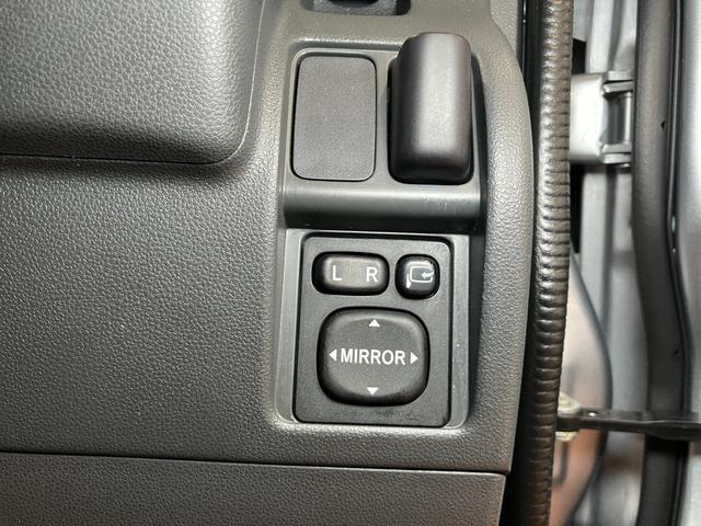 ハイゼットカーゴスローパー　４ＷＤ　電動ウインチ　車椅子乗車福祉車両　４ＷＤ　車椅子乗車　ドラレコ　電動ウインチ　車椅子固定ベルト　ラジオ　エアコン　リヤファン　電動格納ミラー　パワーウインドウ　キーレス（神奈川県）の中古車