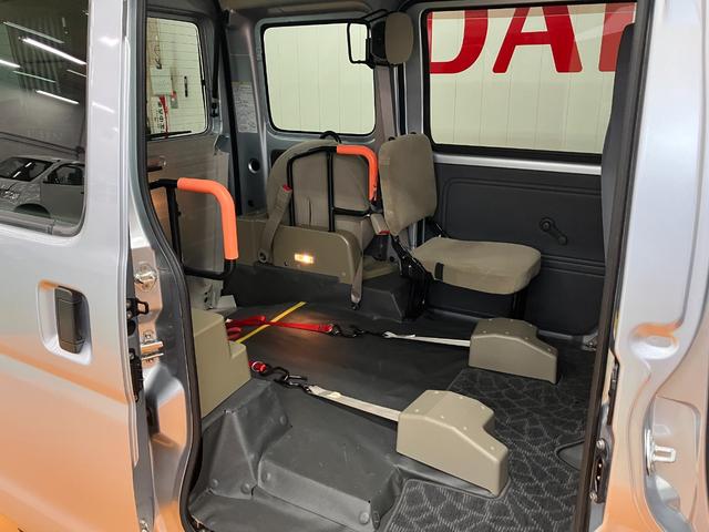 ハイゼットカーゴスローパー　４ＷＤ　電動ウインチ　車椅子乗車福祉車両　４ＷＤ　車椅子乗車　ドラレコ　電動ウインチ　車椅子固定ベルト　ラジオ　エアコン　リヤファン　電動格納ミラー　パワーウインドウ　キーレス（神奈川県）の中古車