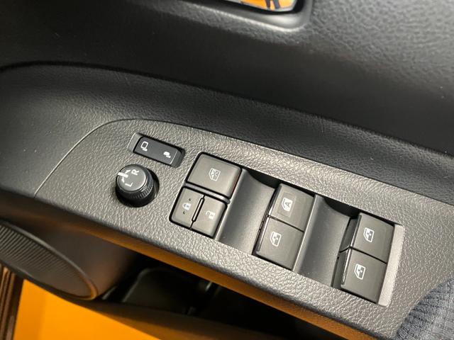 シエンタハイブリッドG衝突被害軽減ブレーキシステム ドラレコ 3列シート 後席モニター 両側オートスライドドア シートヒーター ETC ステアリングスイッチ Pスタート オートハイビーム 車線逸脱警報(神奈川県)の中古車