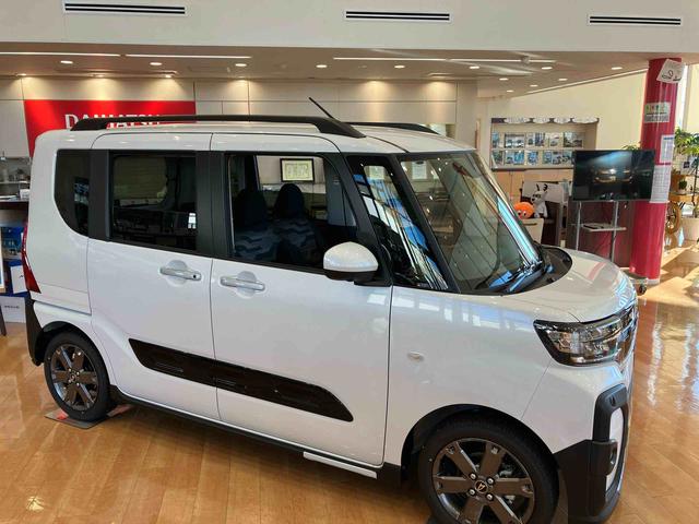 タントファンクロスターボ　パノラマモニター標準装備！！保証　新車保証・まごころ保証　１年間・走行距離無制限付き・　走行距離１０ｋｍ　オーディオレス　パノラマモニター　両側電動スライドドア　１５インチアルミホイール　電動パーキング　オートハイビーム（東京都）の中古車