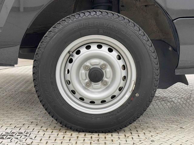 ハイゼットトラックジャンボＳＡIIIｔ　ＣＤチューナー　ＥＴＣ搭載！！保証　新車保証・まごころ保証　１年間・走行距離無制限付き　走行距離７００３４ｋｍ　ＣＤチューナー　ＥＴＣ　コーナーセンサー　フォグランプ　パワーウィンドウ　マニュアルエアコン　荷台作業灯（東京都）の中古車