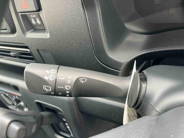 ハイゼットカーゴクルーズターボ　　届け出済み未使用車保証　新車保証・まごころ保証　１年間・走行距離無制限付き　走行距離１０ｋｍ　６．８インチスマホ連携ディスプレイオーディオ　バックモニター　電動格納ミラー　スマートキー　オーバーヘッドシェルフ（東京都）の中古車