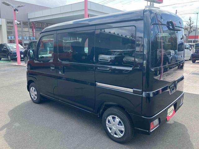 ハイゼットカーゴクルーズターボ　　届け出済み未使用車保証　新車保証・まごころ保証　１年間・走行距離無制限付き　走行距離１０ｋｍ　６．８インチスマホ連携ディスプレイオーディオ　バックモニター　電動格納ミラー　スマートキー　オーバーヘッドシェルフ（東京都）の中古車