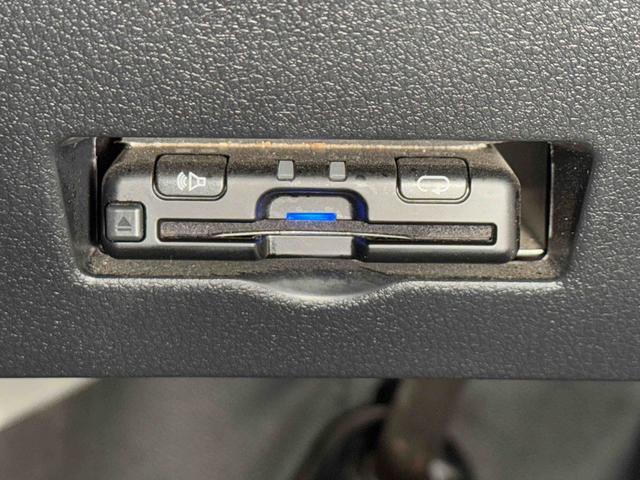 ハイゼットカーゴＤＸ　７インチナビゲーション　ＥＴＣ搭載！！保証　１年間・距離無制限付き　走行距離１０，９９６ｋｍ　７インチナビゲーション　ＥＴＣ　ルーフキャリア　キーレスエントリー　マニュアルエアコン　パワーウィンドウ　オーバーヘッドシェルフ（東京都）の中古車