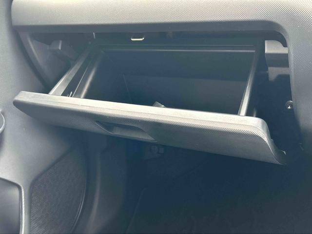 ロッキープレミアム　純正ナビ　ＥＴＣ車載器　クルーズコントロール保証１年間距離無制限付き　ＵＳＢ電源ソケット　ＥＴＣ　パノラマモニター　純正ナビゲーション　キーフリーシステム　アルミホイール　Ｂｌｕｅｔｏｏｔｈ接続　オートライト　ラゲージアンダートランク（東京都）の中古車