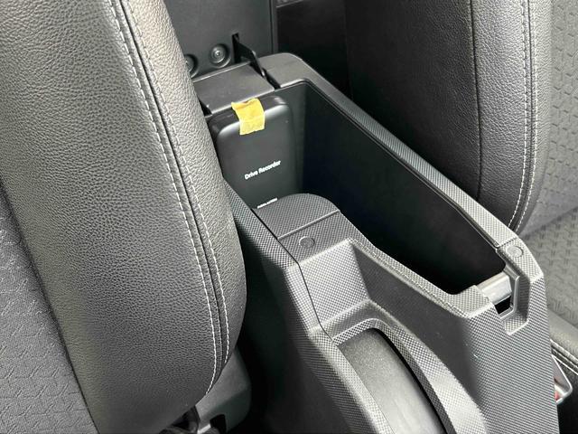 ロッキープレミアム　純正ナビ　ＥＴＣ車載器　クルーズコントロール保証１年間距離無制限付き　ＵＳＢ電源ソケット　ＥＴＣ　パノラマモニター　純正ナビゲーション　キーフリーシステム　アルミホイール　Ｂｌｕｅｔｏｏｔｈ接続　オートライト　ラゲージアンダートランク（東京都）の中古車
