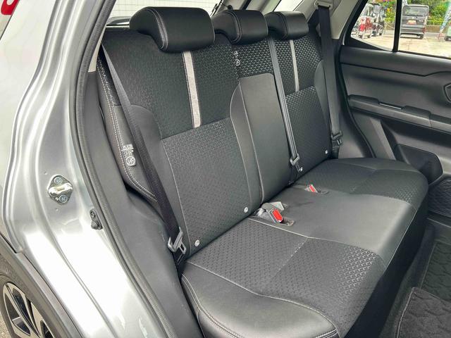 ロッキープレミアム　純正ナビ　ＥＴＣ車載器　クルーズコントロール保証１年間距離無制限付き　ＵＳＢ電源ソケット　ＥＴＣ　パノラマモニター　純正ナビゲーション　キーフリーシステム　アルミホイール　Ｂｌｕｅｔｏｏｔｈ接続　オートライト　ラゲージアンダートランク（東京都）の中古車