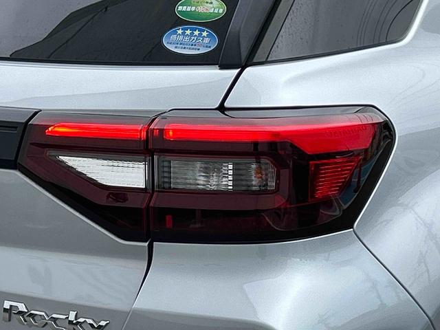 ロッキープレミアム　純正ナビ　ＥＴＣ車載器　クルーズコントロール保証１年間距離無制限付き　ＵＳＢ電源ソケット　ＥＴＣ　パノラマモニター　純正ナビゲーション　キーフリーシステム　アルミホイール　Ｂｌｕｅｔｏｏｔｈ接続　オートライト　ラゲージアンダートランク（東京都）の中古車