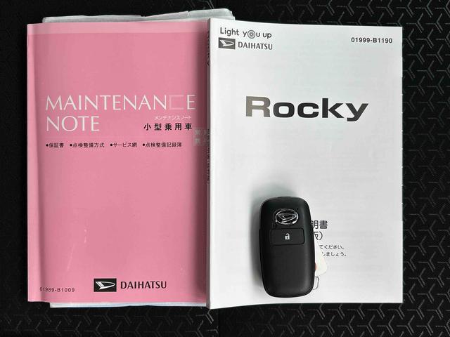 ロッキープレミアム　純正ナビ　ＥＴＣ車載器　クルーズコントロール保証１年間距離無制限付き　ＵＳＢ電源ソケット　ＥＴＣ　パノラマモニター　純正ナビゲーション　キーフリーシステム　アルミホイール　Ｂｌｕｅｔｏｏｔｈ接続　オートライト　ラゲージアンダートランク（東京都）の中古車