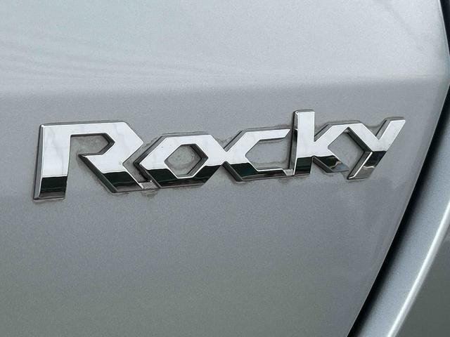 ロッキープレミアム　純正ナビ　ＥＴＣ車載器　クルーズコントロール保証１年間距離無制限付き　ＵＳＢ電源ソケット　ＥＴＣ　パノラマモニター　純正ナビゲーション　キーフリーシステム　アルミホイール　Ｂｌｕｅｔｏｏｔｈ接続　オートライト　ラゲージアンダートランク（東京都）の中古車