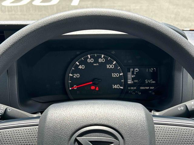 ハイゼットカーゴデラックス　リヤベンチシート　キーレスエントリー保証　新車保証・まごころ保証　１年間・走行距離無制限付き　キーレスエントリー　リヤベンチシート　前席パワーウインドウ　コーナーセンサー　エアコン（東京都）の中古車