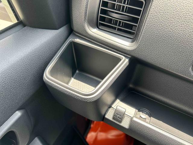 ハイゼットカーゴデラックス　リヤベンチシート　キーレスエントリー保証　新車保証・まごころ保証　１年間・走行距離無制限付き　キーレスエントリー　リヤベンチシート　前席パワーウインドウ　コーナーセンサー　エアコン（東京都）の中古車