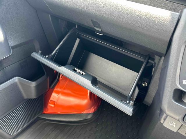 ハイゼットカーゴデラックス　リヤベンチシート　キーレスエントリー保証　新車保証・まごころ保証　１年間・走行距離無制限付き　キーレスエントリー　リヤベンチシート　前席パワーウインドウ　コーナーセンサー　エアコン（東京都）の中古車
