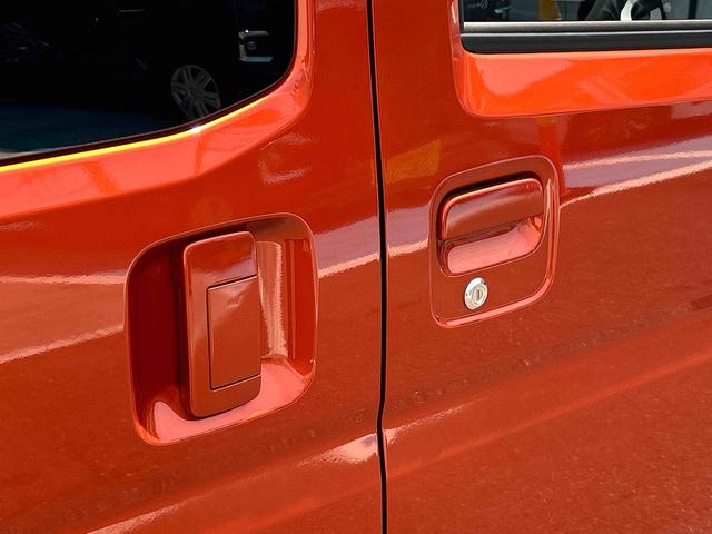 ハイゼットカーゴデラックス　リヤベンチシート　キーレスエントリー保証　新車保証・まごころ保証　１年間・走行距離無制限付き　キーレスエントリー　リヤベンチシート　前席パワーウインドウ　コーナーセンサー　エアコン（東京都）の中古車