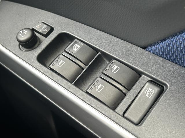 トールカスタムＧ　ＳＡII　後席モニター　純正ナビ　ＥＴＣ車載器保証　まごころ保証　１年間・走行距離無制限付き　純正ナビ　ＥＴＣ車載器　後席モニター　パノラマモニター　両側電動スライドドア　クルーズコントロール　キーフリーシステム　アイドリングストップ（東京都）の中古車