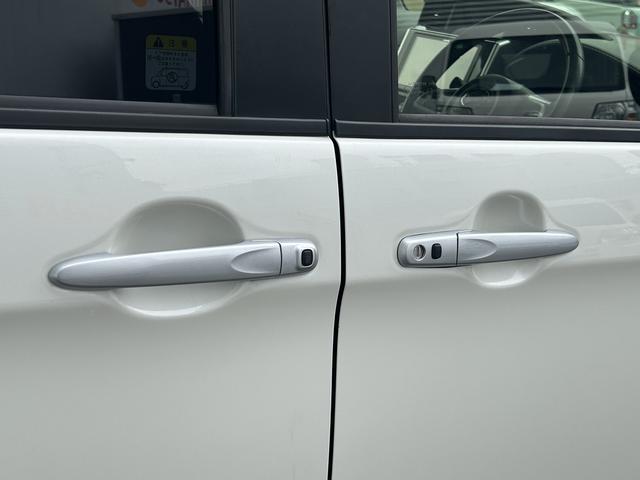 トールカスタムＧ　ＳＡII　後席モニター　純正ナビ　ＥＴＣ車載器保証　まごころ保証　１年間・走行距離無制限付き　純正ナビ　ＥＴＣ車載器　後席モニター　パノラマモニター　両側電動スライドドア　クルーズコントロール　キーフリーシステム　アイドリングストップ（東京都）の中古車