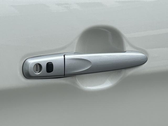 トールカスタムＧ　ＳＡII　後席モニター　純正ナビ　ＥＴＣ車載器保証　まごころ保証　１年間・走行距離無制限付き　純正ナビ　ＥＴＣ車載器　後席モニター　パノラマモニター　両側電動スライドドア　クルーズコントロール　キーフリーシステム　アイドリングストップ（東京都）の中古車