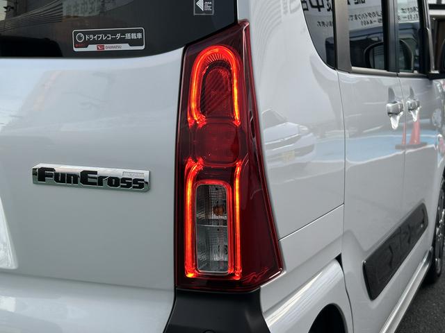 タントファンクロスターボ　純正ナビ　ＥＴＣ　ドライブレコーダー保証　新車保証・まごころ保証　１年間・走行距離無制限付き　純正７インチナビ　ＥＴＣ車載器　前後録画ドライブレコーダー　バックカメラ　両側電動スライドドア　前席シートヒーター　電動パーキングブレーキ（東京都）の中古車