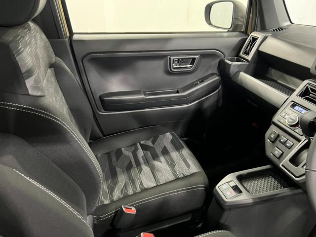 タフトG ダーククロムベンチャー 走行2360キロ/シートヒータ1年保証距離無制限 走行距離2360キロ 純正マット サイドエアバッグ LEDヘッドランプ アイドリングストップ シートヒーター オート格納式ドアミラー 電動パーキングブレーキ キーフリー(埼玉県)の中古車
