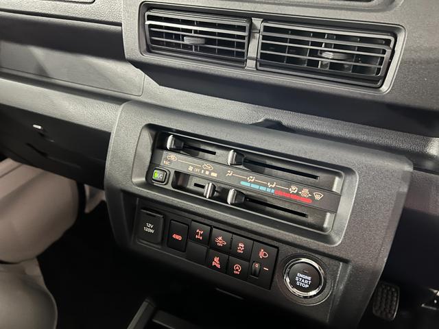 ハイゼットトラックEXT 4WD/MT車/走行6キロ/荷台作業灯/オートライト1年保証距離無制限 走行距離6キロ 助手席エアバック クリアランスソナー オートマチックハイビーム オートライト アイドリングストップ 荷台作業灯(埼玉県)の中古車