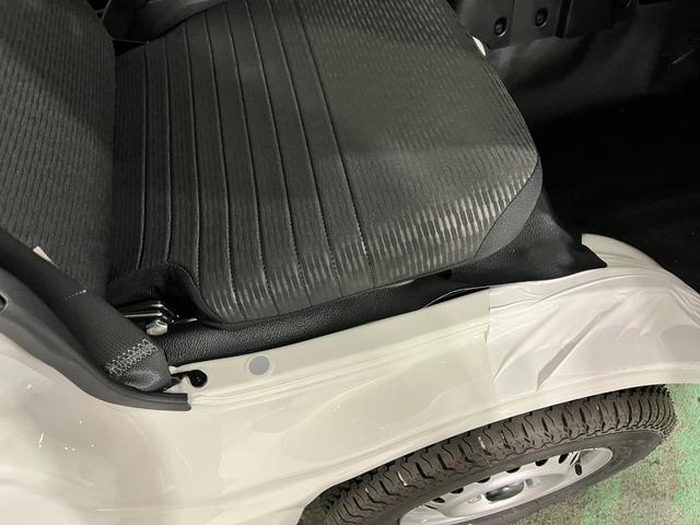 ハイゼットトラックEXT 4WD/MT車/走行6キロ/荷台作業灯/オートライト1年保証距離無制限 走行距離6キロ 助手席エアバック クリアランスソナー オートマチックハイビーム オートライト アイドリングストップ 荷台作業灯(埼玉県)の中古車